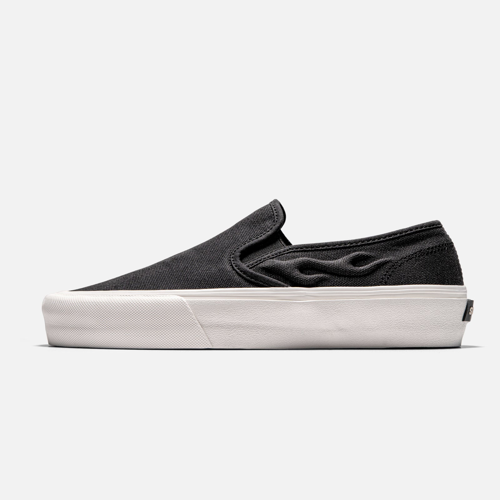STRAYE Lenox Graphite Bevel – side view low-top skate sneaker