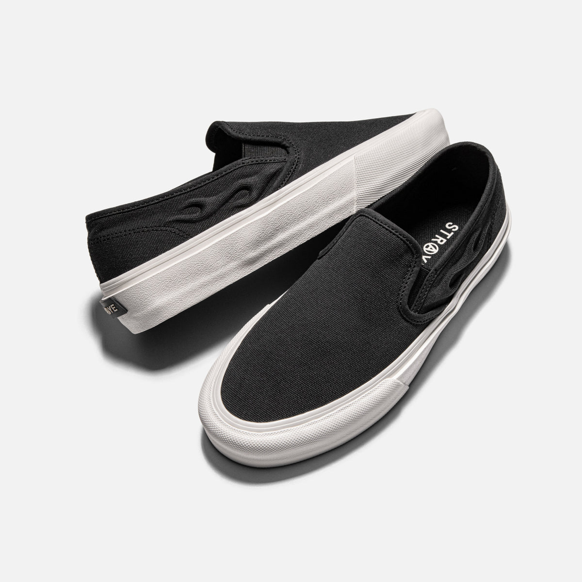 STRAYE Lenox Carbon Bevel – angled lifestyle photo skate shoe