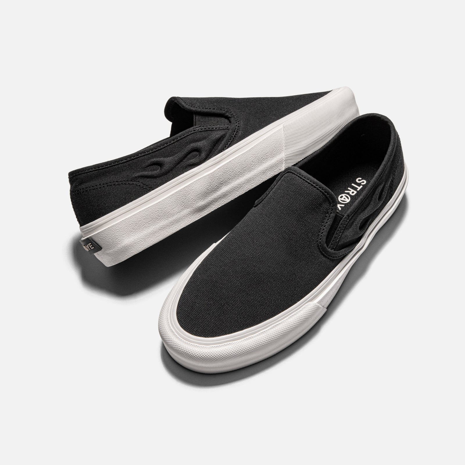 STRAYE Lenox Graphite Bevel – side view low-top skate sneaker