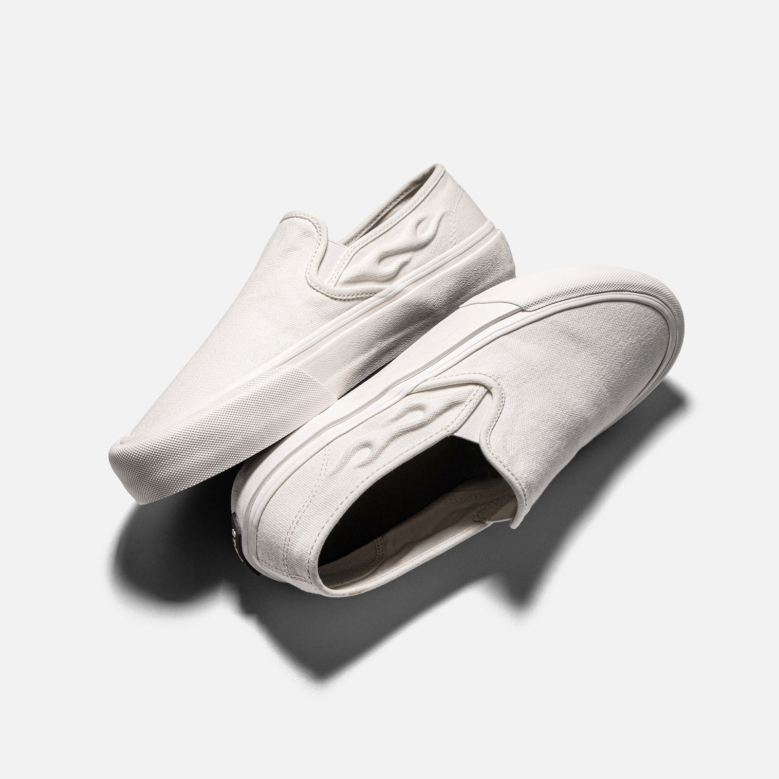 STRAYE Lenox Cream Bevel – side view low-top skate sneaker
