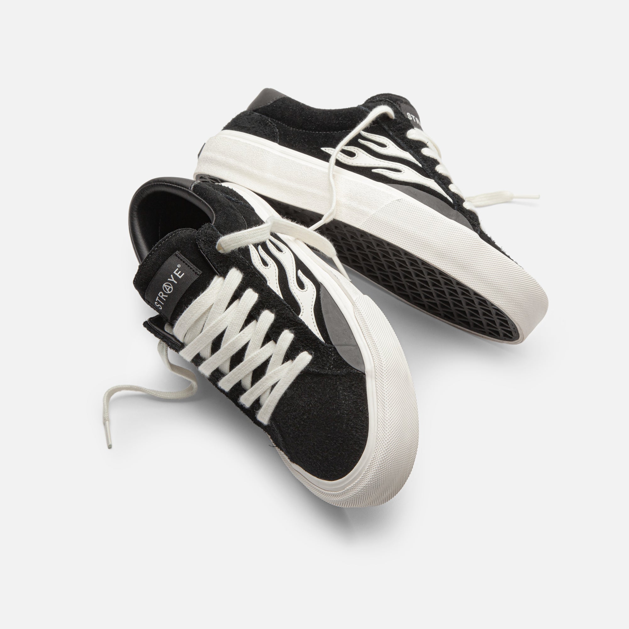 Skate shoes white and black Clearance