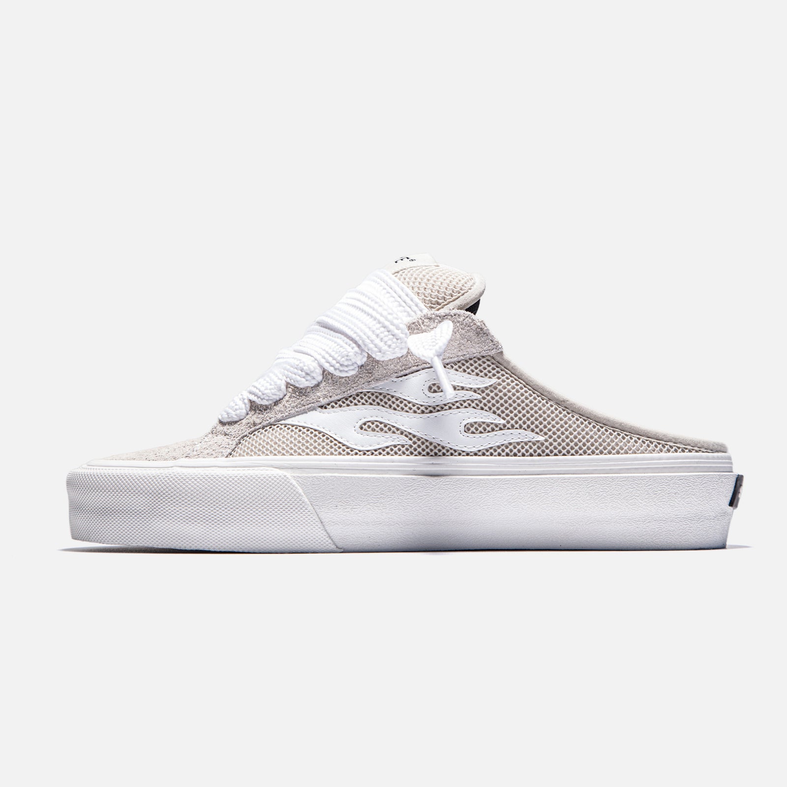 STRAYE Logan Mule Cream – side view suede and mesh mule sneaker