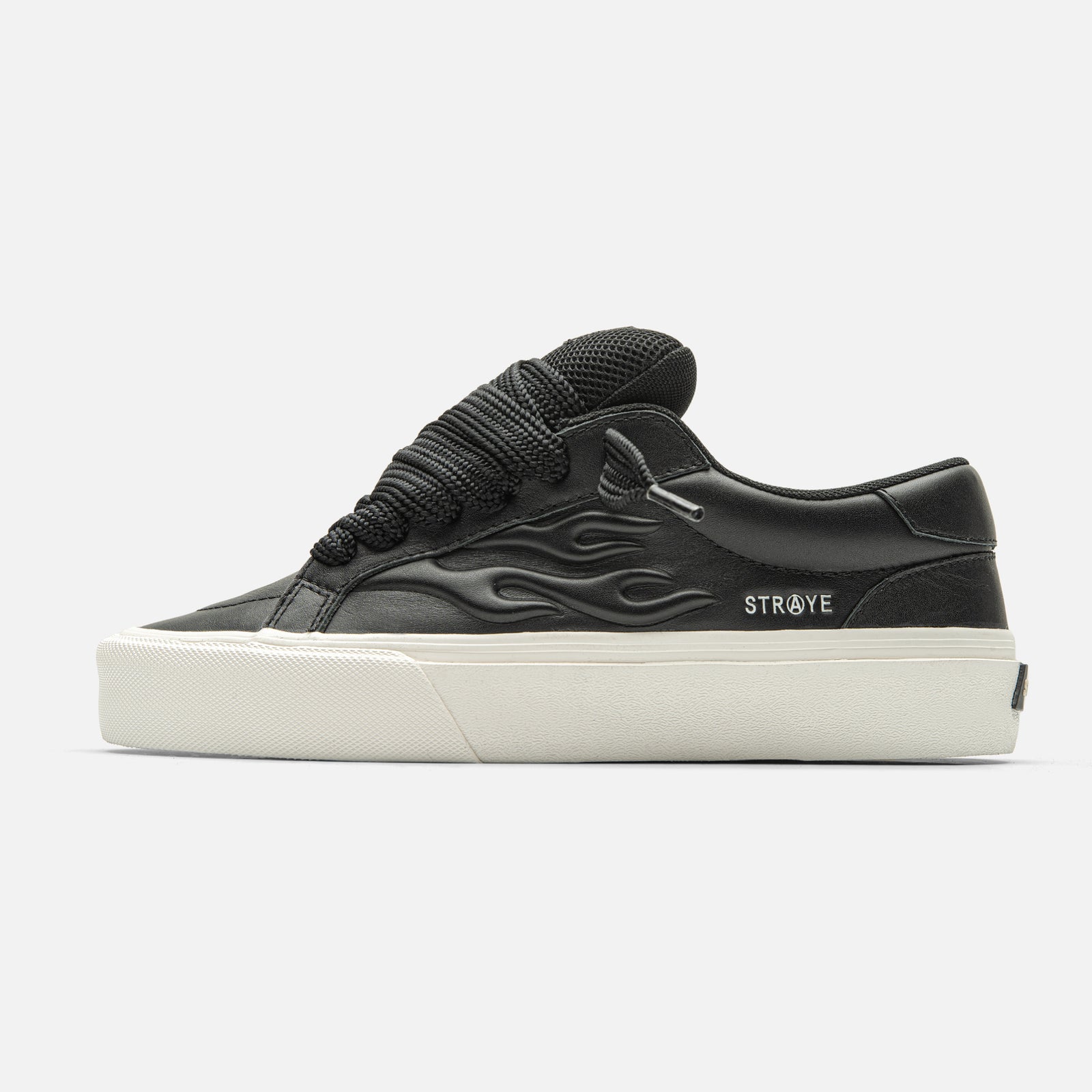STRAYE Logan Puff Black Bevel – side view low-top skate sneaker