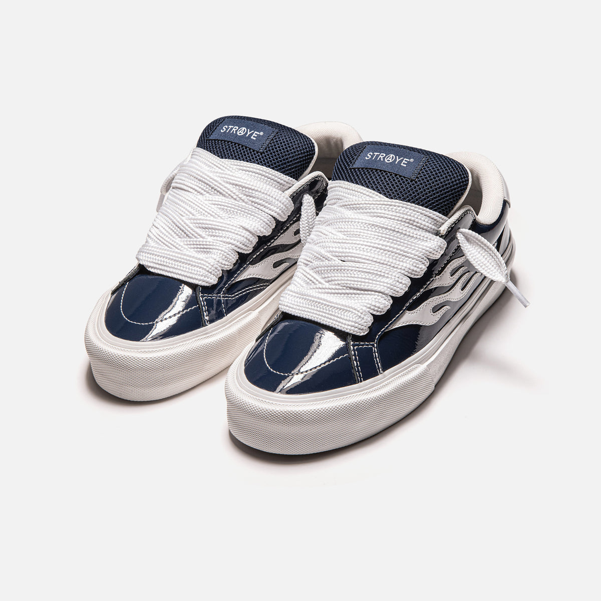 LOGAN PUFF - GLOSSY NAVY | Hero View