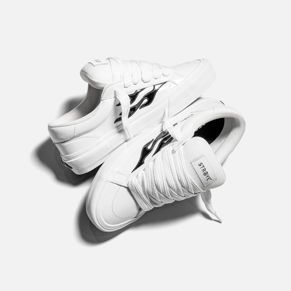 LOGAN PUFF - GLOSSY WHITE