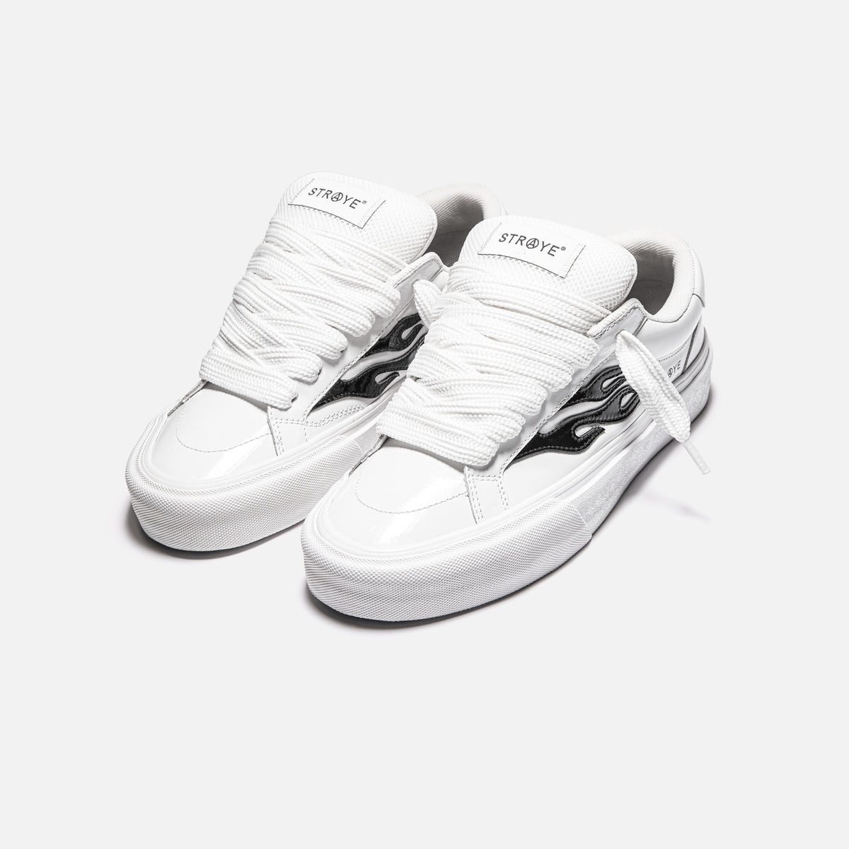 LOGAN PUFF - GLOSSY WHITE | HERO VIEW
