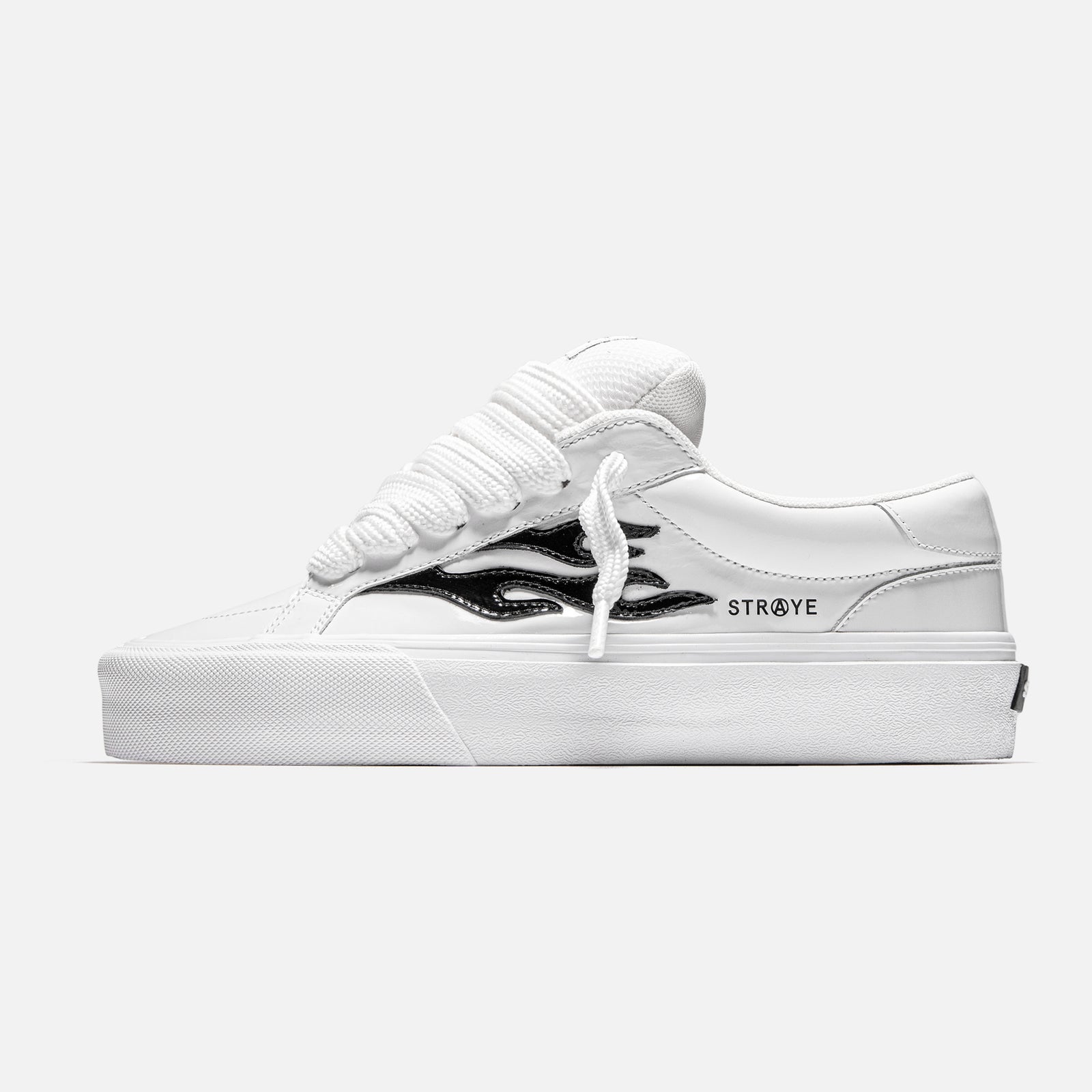 STRAYE Logan Puff Glossy White – side view low-top skate sneaker