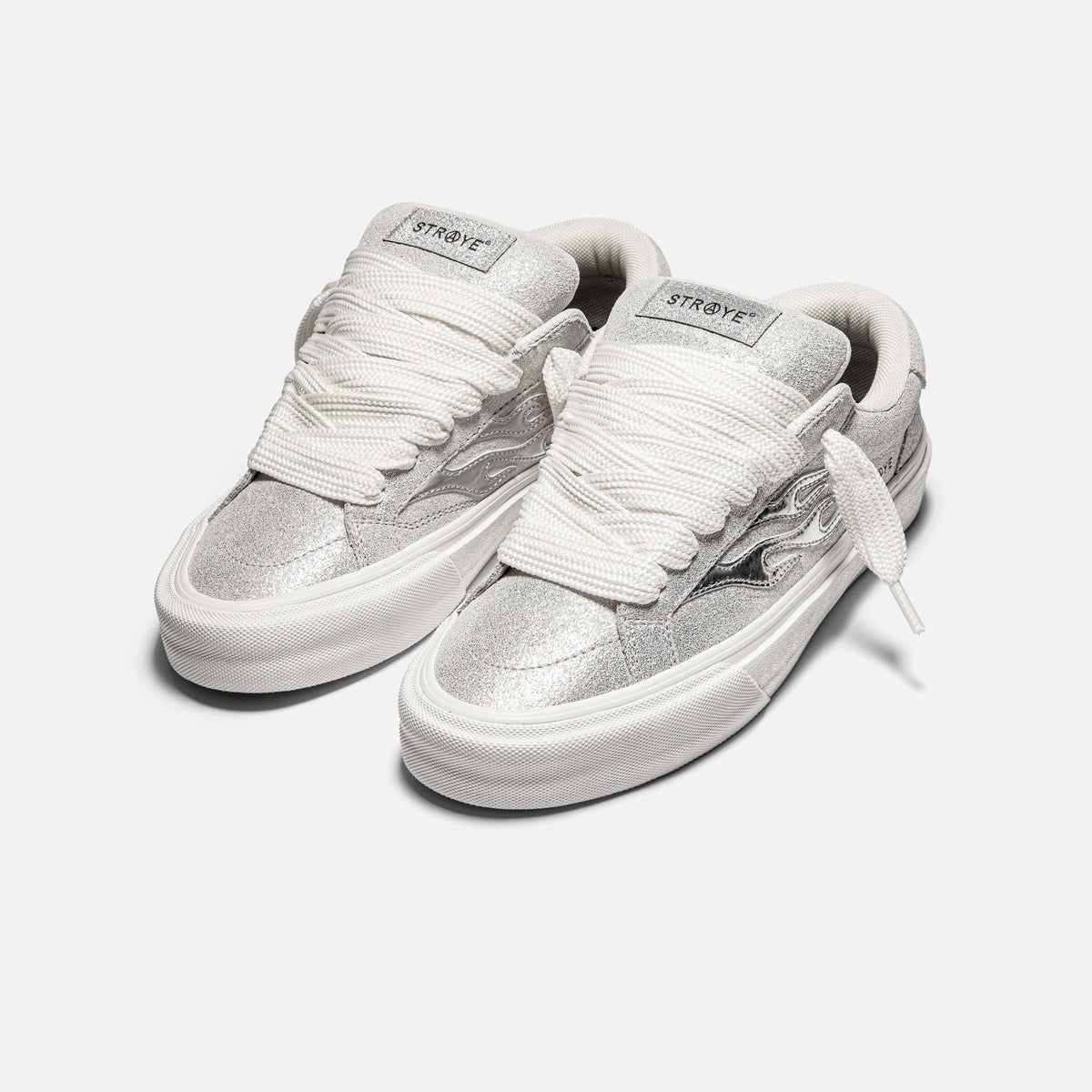 LOGAN PUFF - METALLIC CHROME | HERO VIEW