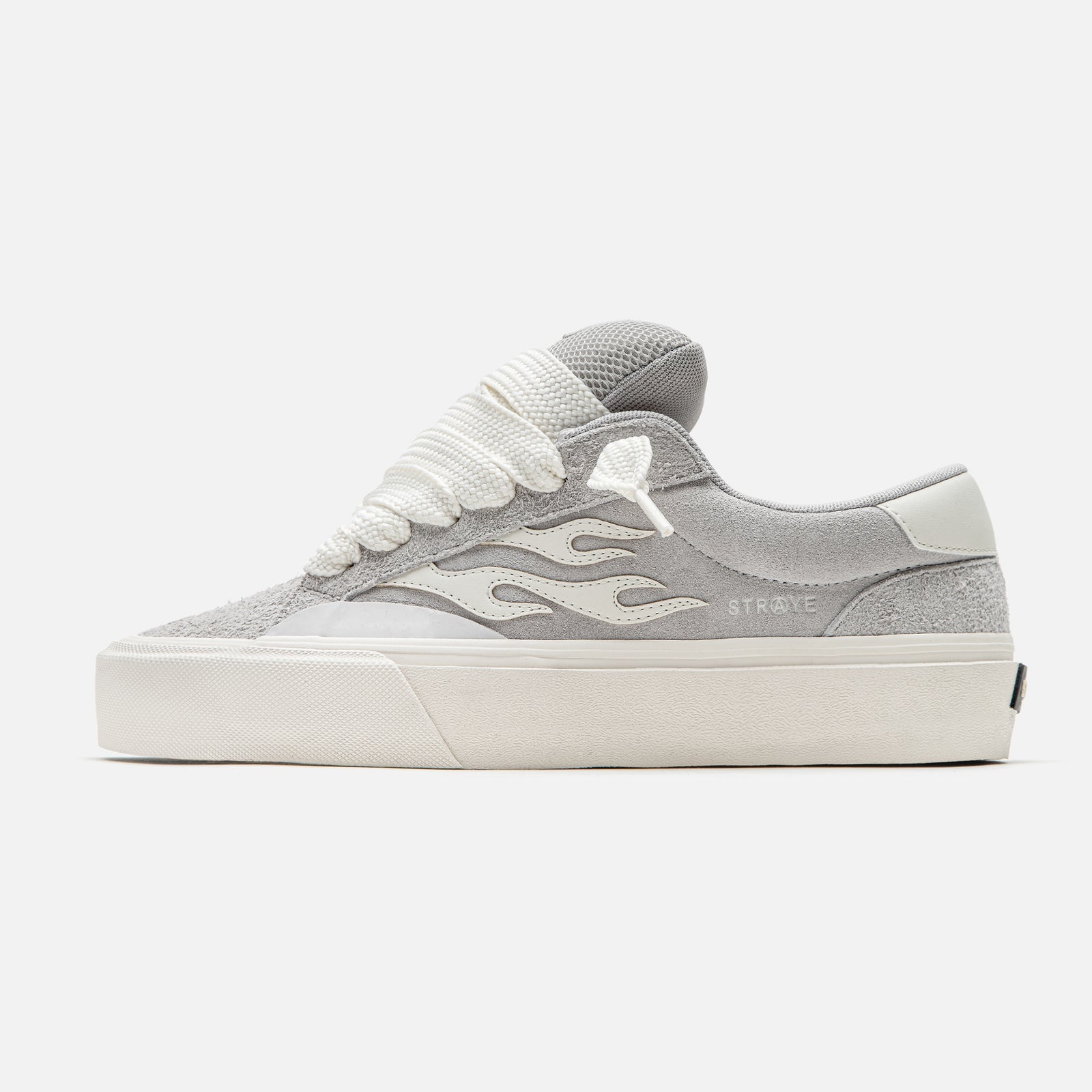 STRAYE Logan Puff Silver – side view low-top skate sneaker