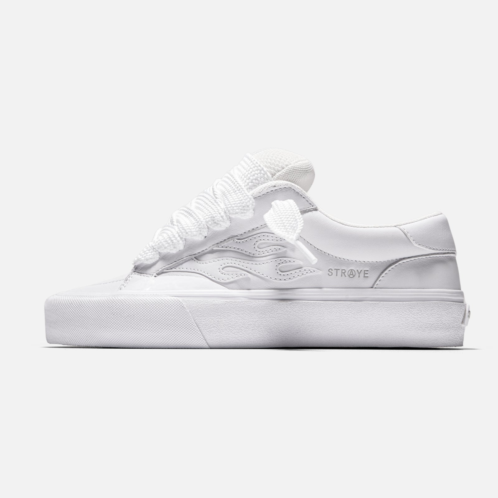 STRAYE Logan Puff Whiteout – side view low-top skate sneaker