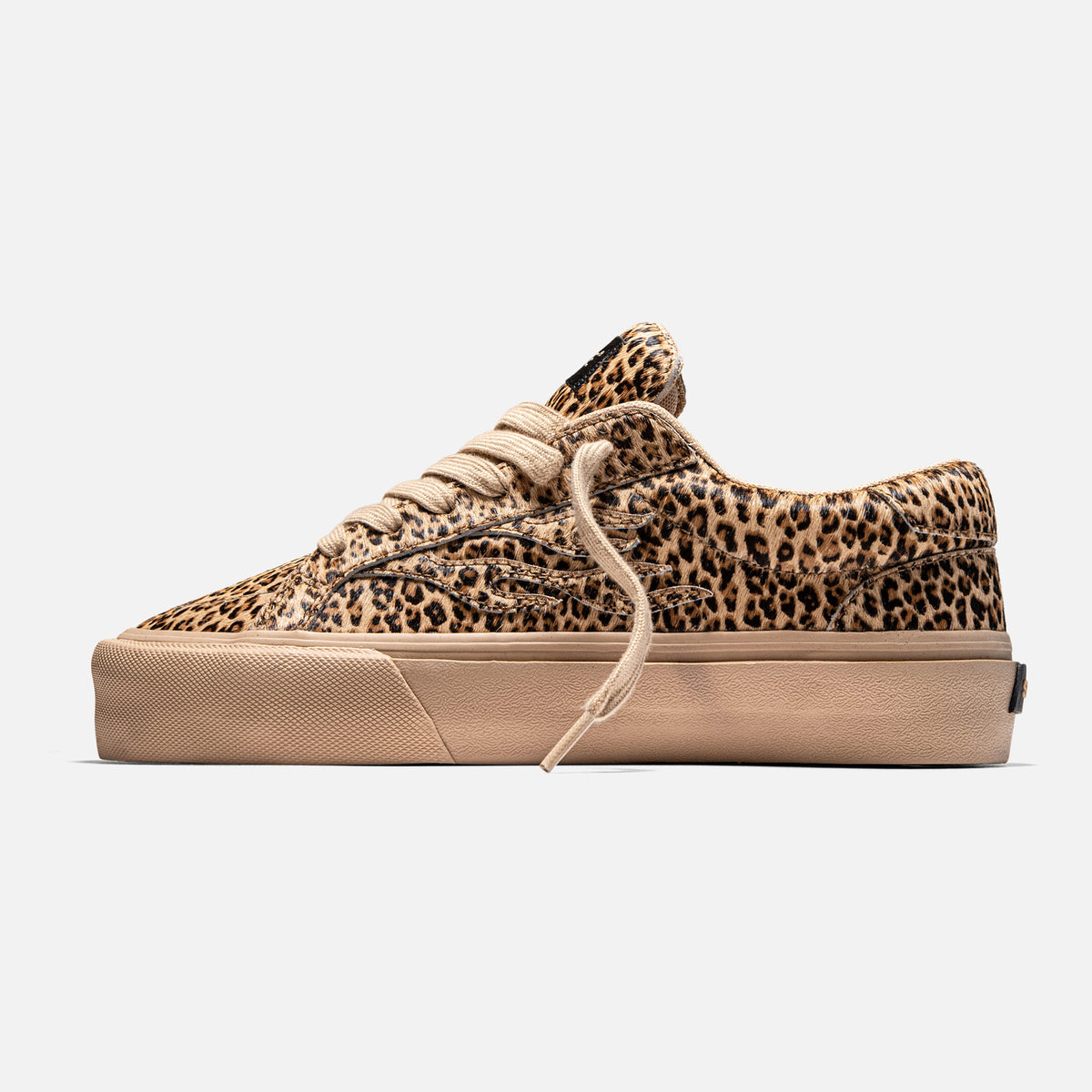LOGAN - WILD | Side View