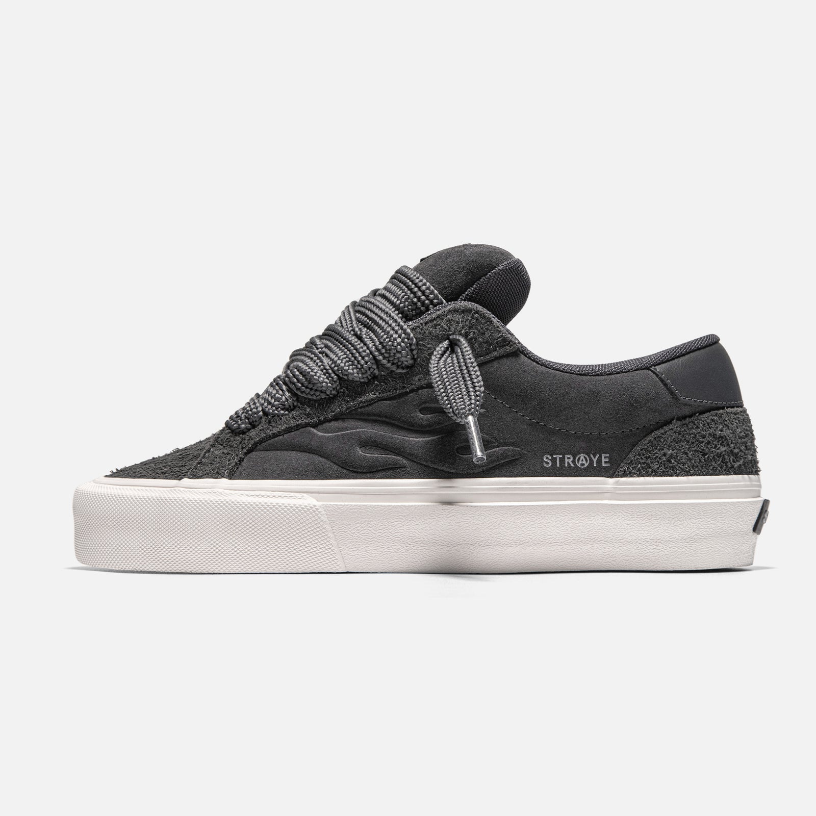 STRAYE Logan Puff Carbon Bevel – side view low-top skate sneaker