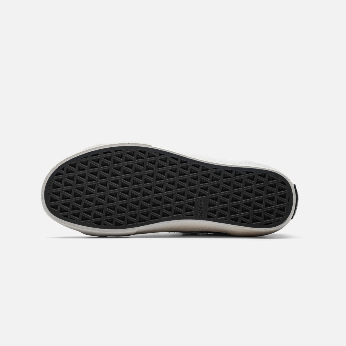 LOGAN PUFF - CARBON BEVEL | BOTTOM VIEW