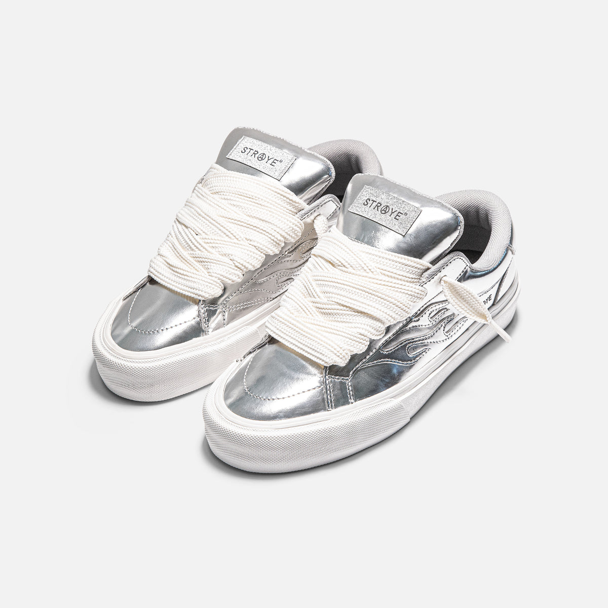 STRAYE Logan Puff Chrome – hero view low-top skate sneaker