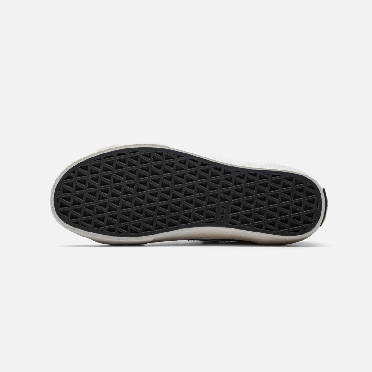 STRAYE Logan Puff Chrome – bottom view low-top skate sneaker