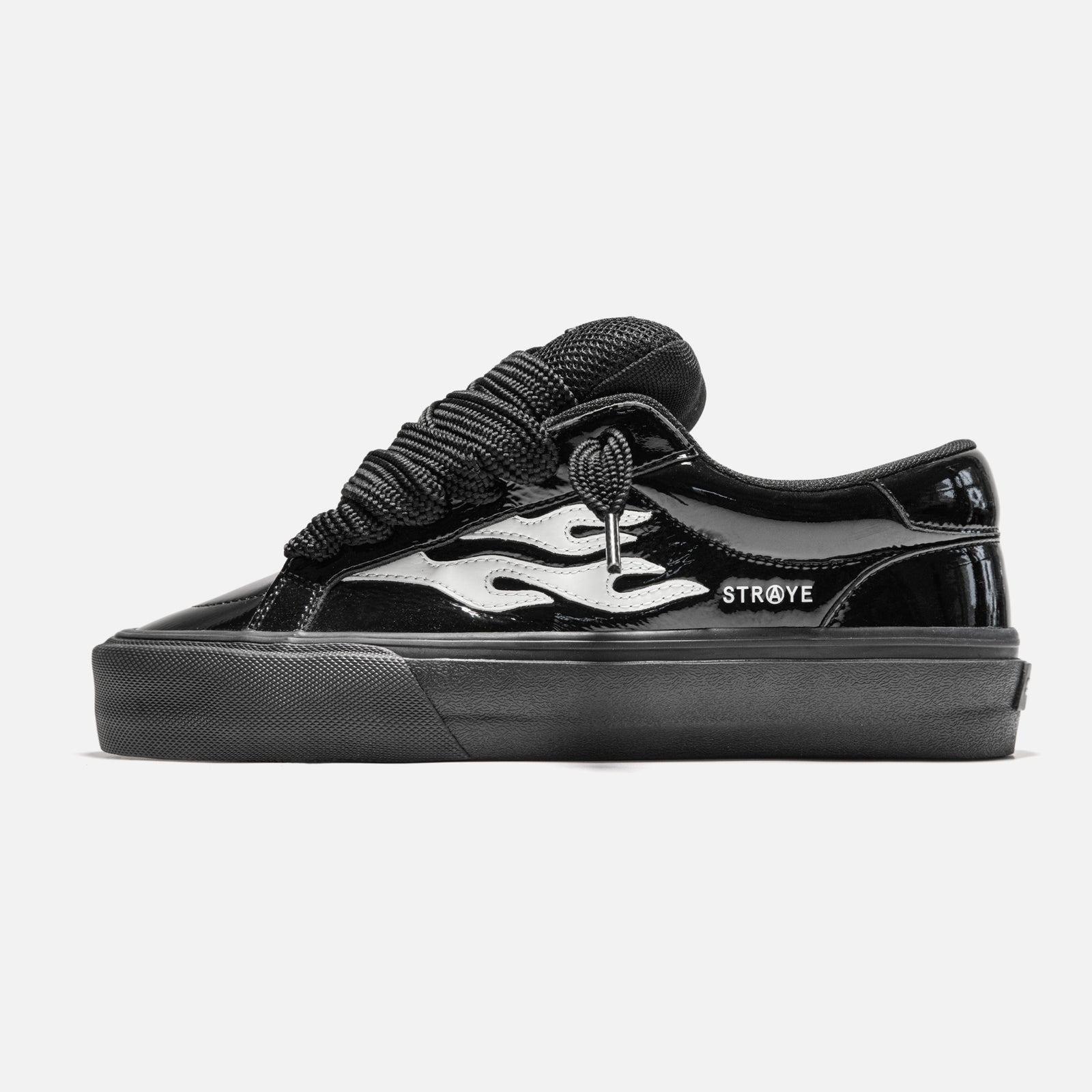 STRAYE Logan Puff Glossy Phantom – side view low-top skate sneaker