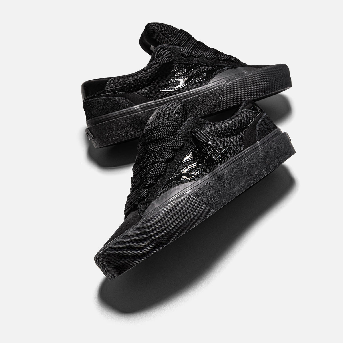 STRAYE Logan Puff Murdered – freestyle view low-top skate sneaker