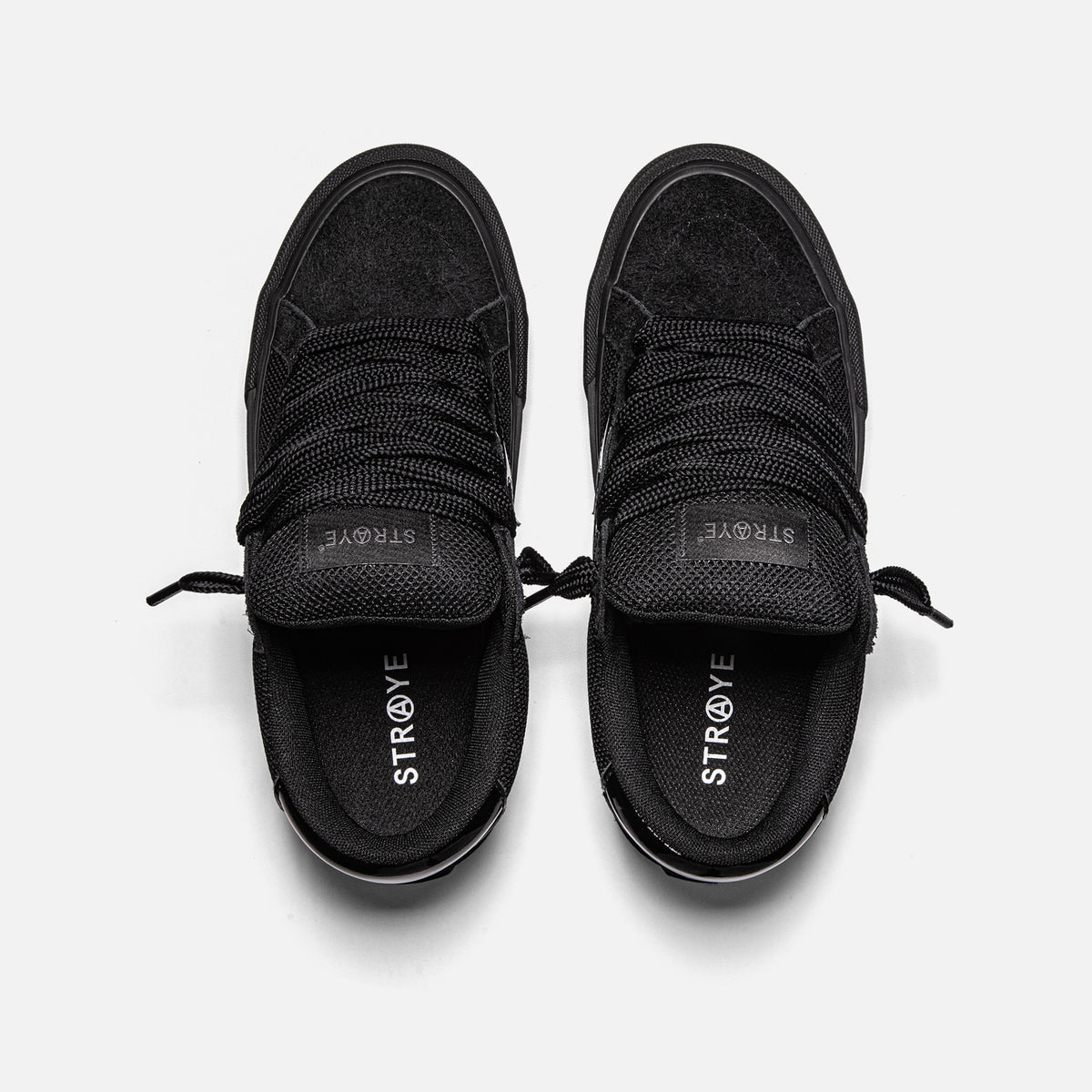 STRAYE Logan Stomper Stealth – top view low-top platform sneaker