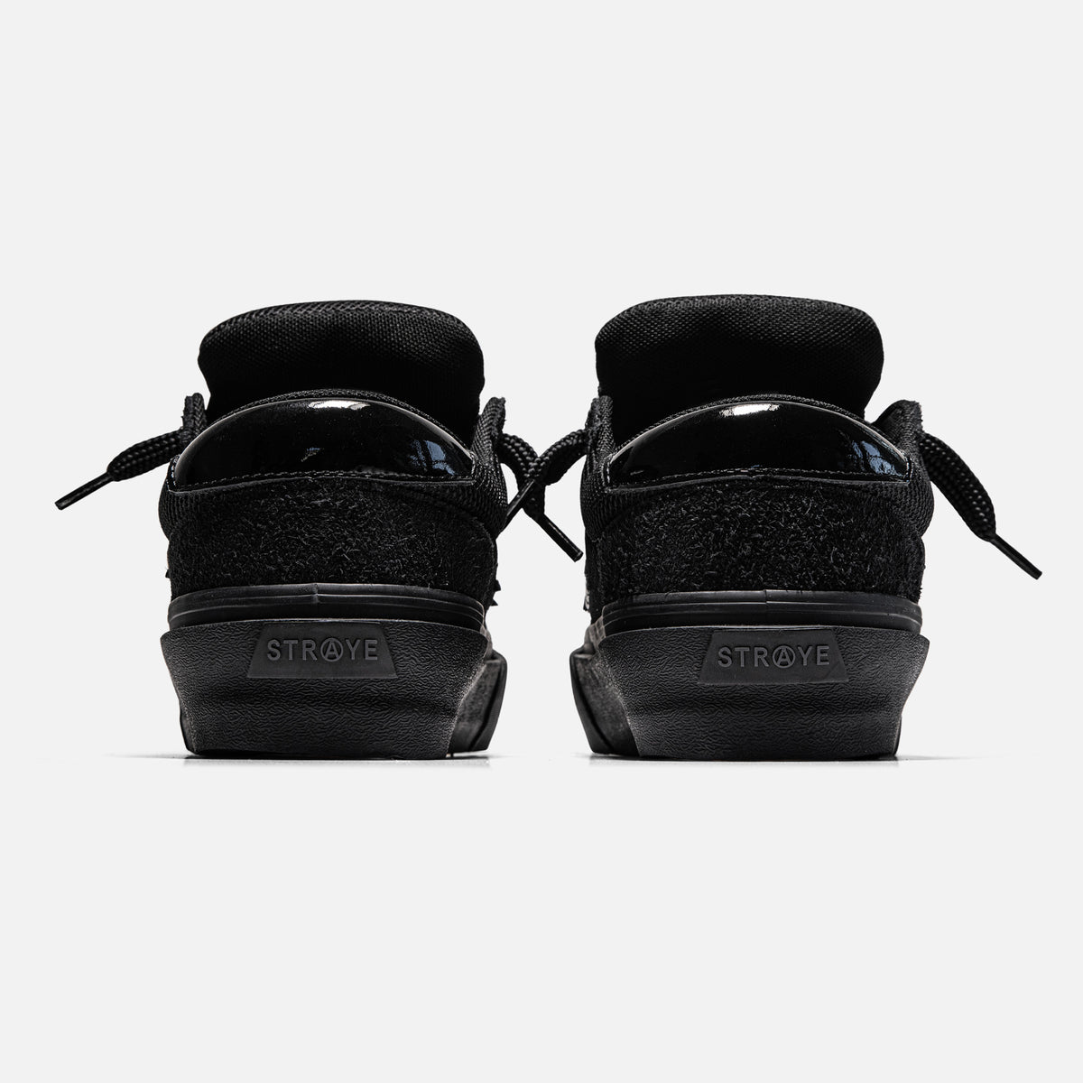 STRAYE Logan Stomper Stealth – back view low-top platform sneaker