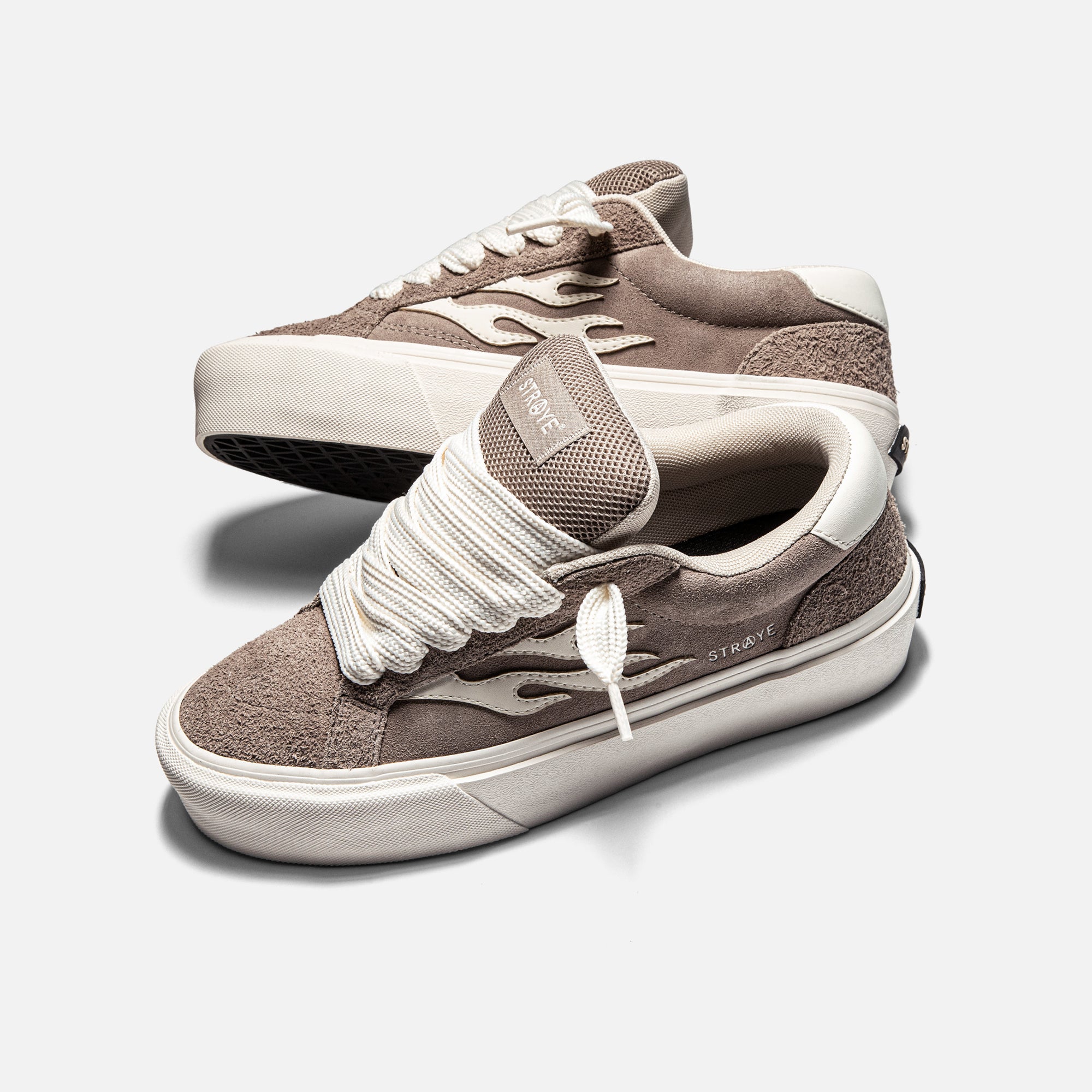 STRAYE Logan Stomper Taupe – side view low-top platform sneaker