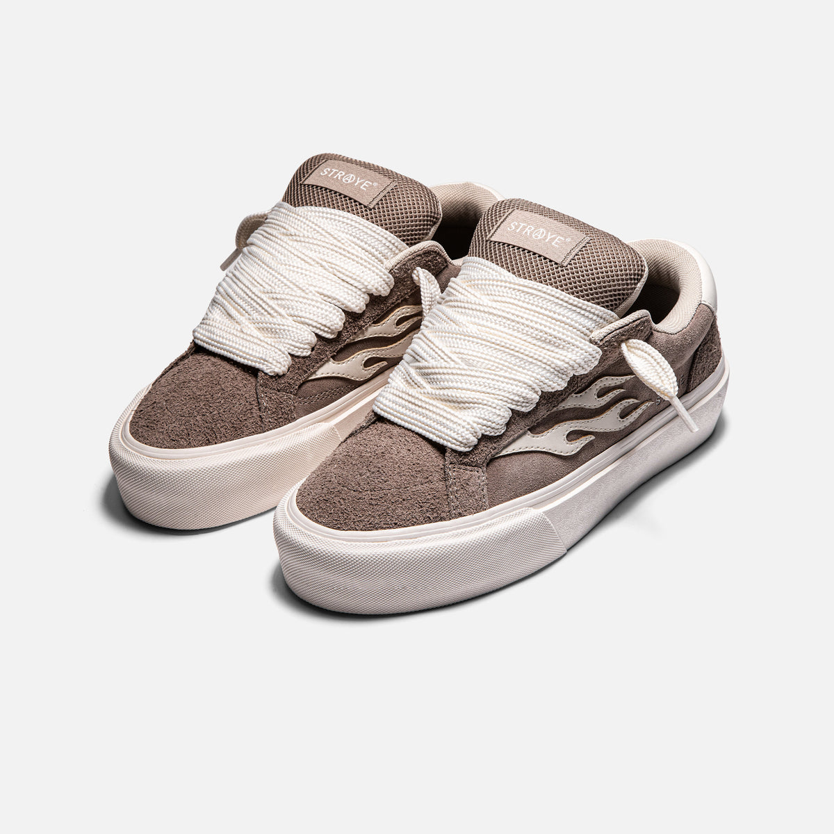 STRAYE Logan Stomper Taupe – hero view low-top platform sneaker