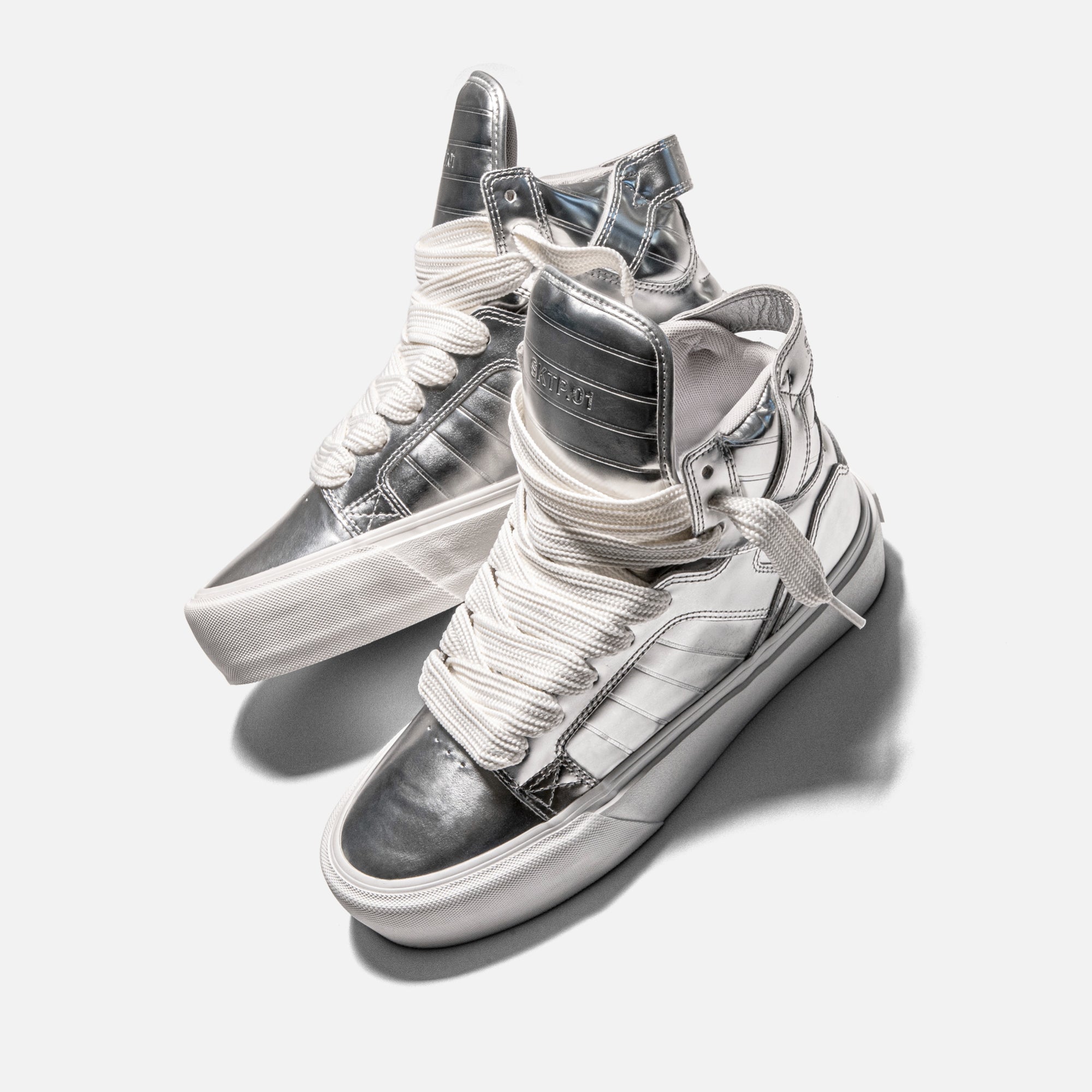STRAYE SKTP.01 Chrome – side view high-top skate sneaker