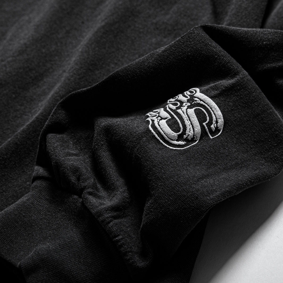 BIG ONE L/S - WASHED BLACK | POCKET VIEW