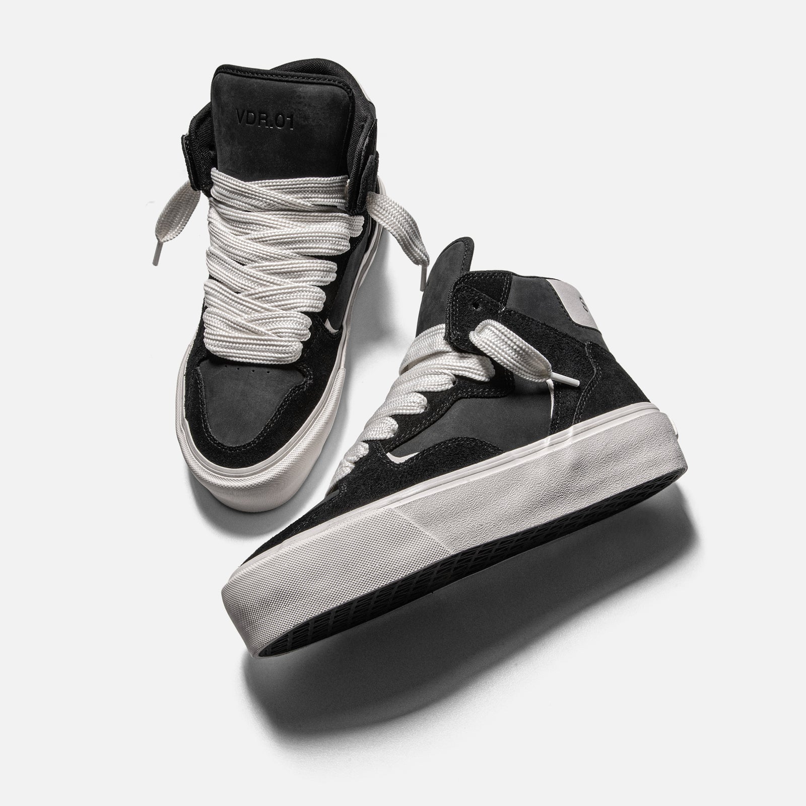 VDR.01 - BLACK | Side View