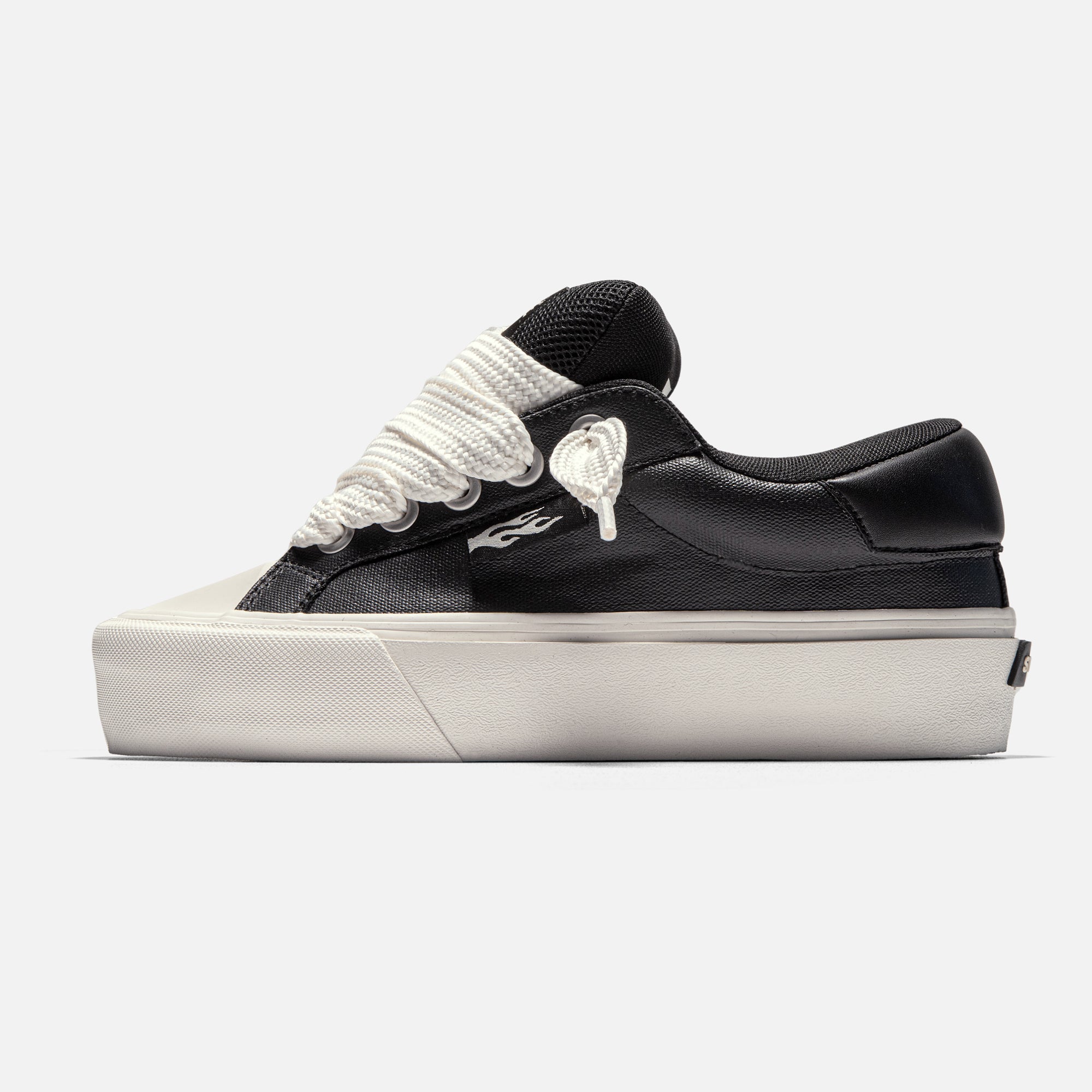 STRAYE Venice Buff — black coated canvas low cut skate shoe