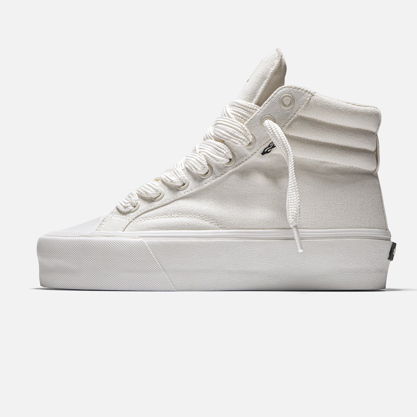 STRAYE Venice Stomper Cream – side view high-top platform sneaker