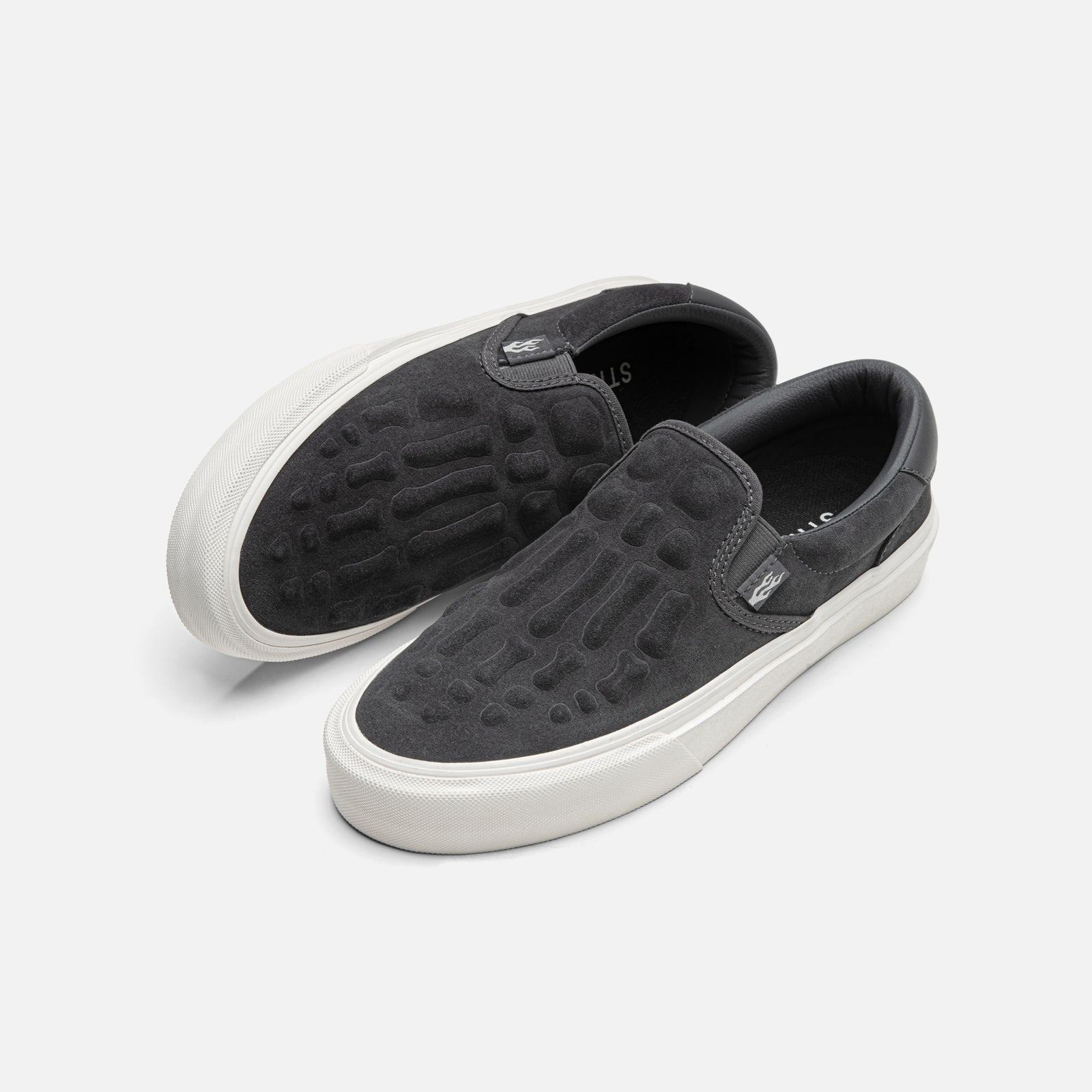 STRAYE Ventura Carbon Bones – side view slip-on skate shoe
