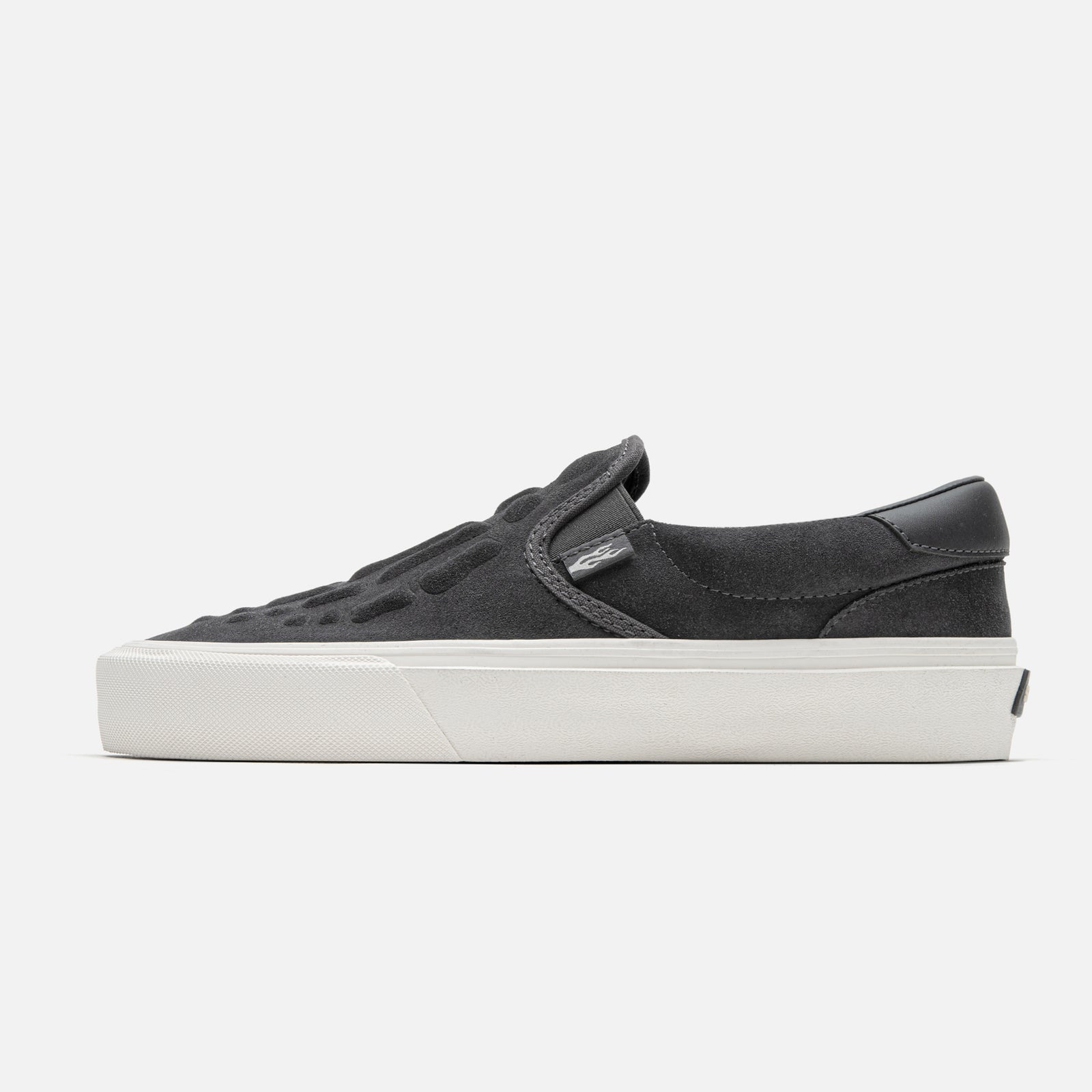 STRAYE Ventura Carbon Bones – side view slip-on skate shoe