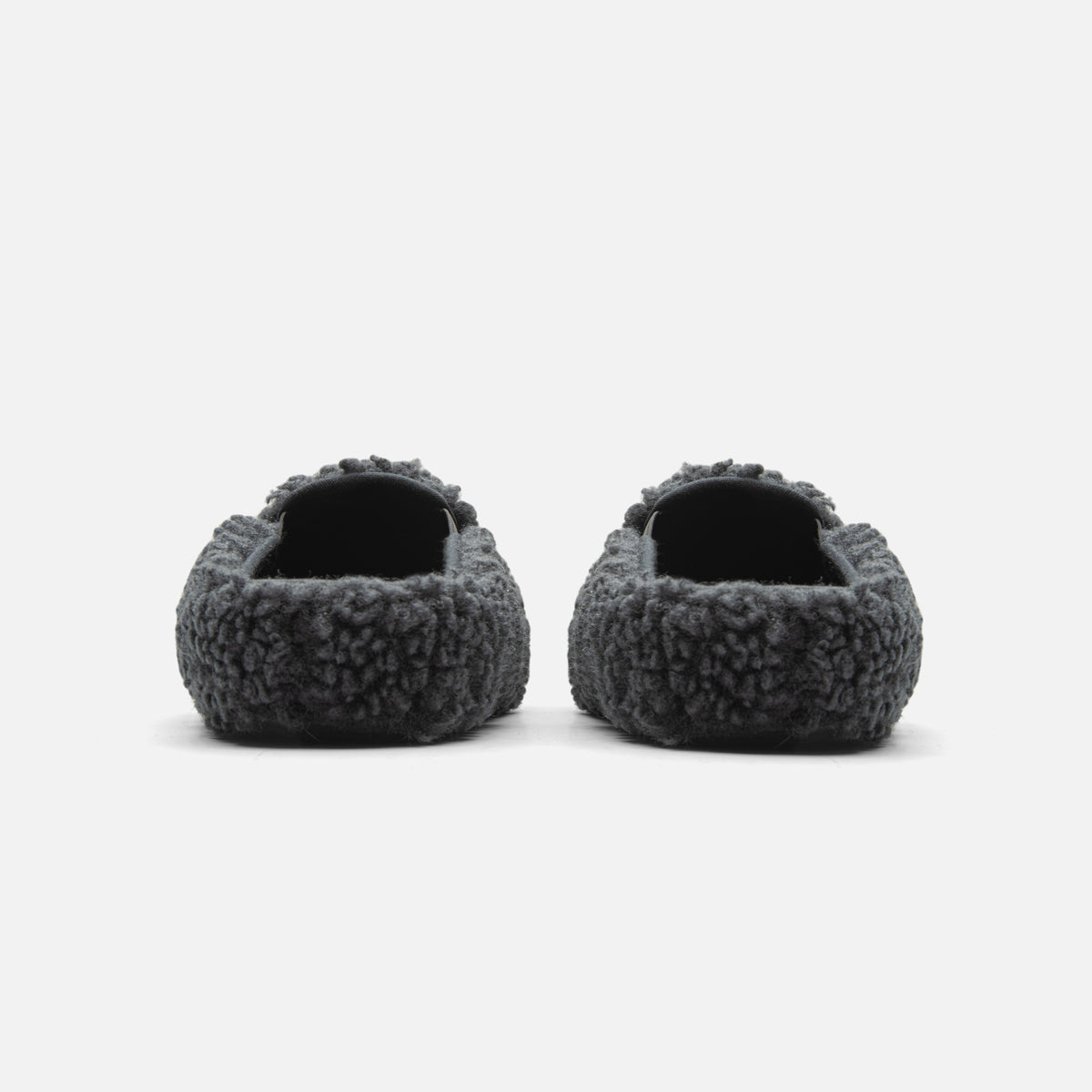 VENTURA MULE - FURRY CARBON | BACK VIEW