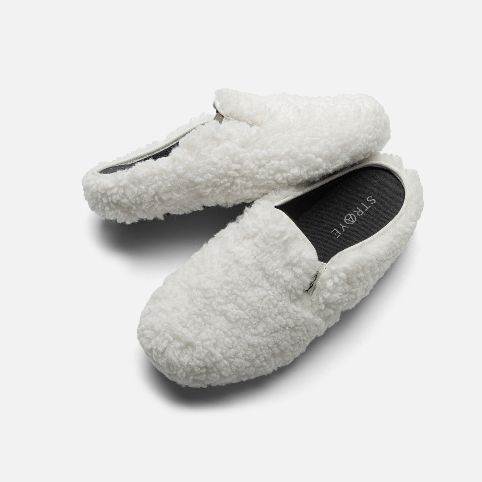 STRAYE Ventura Mule Furry Cream – side view furry mule sneaker