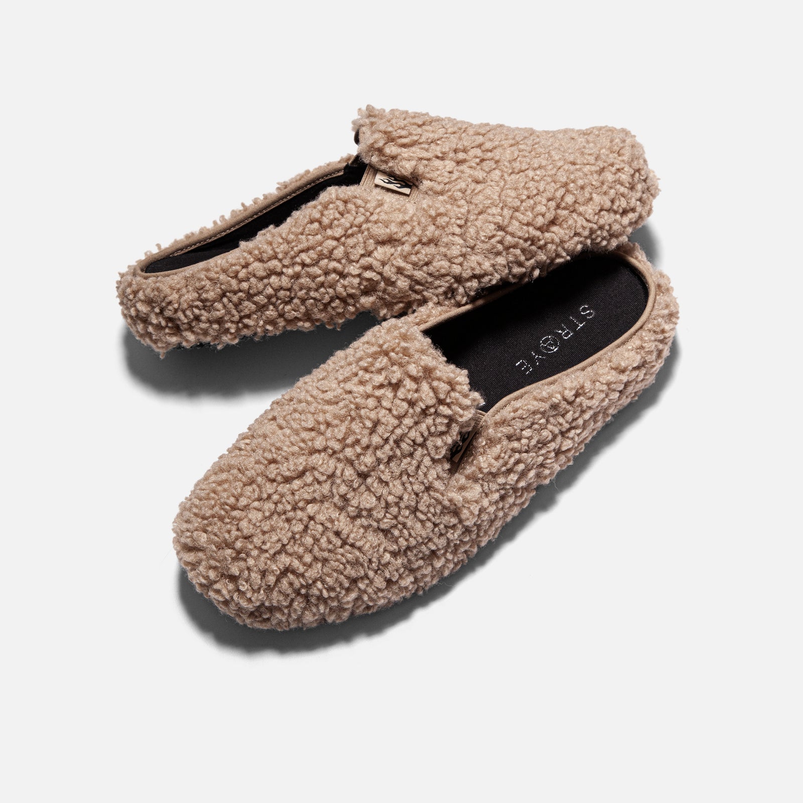 STRAYE Ventura Mule Furry Sand – side view furry mule sneaker
