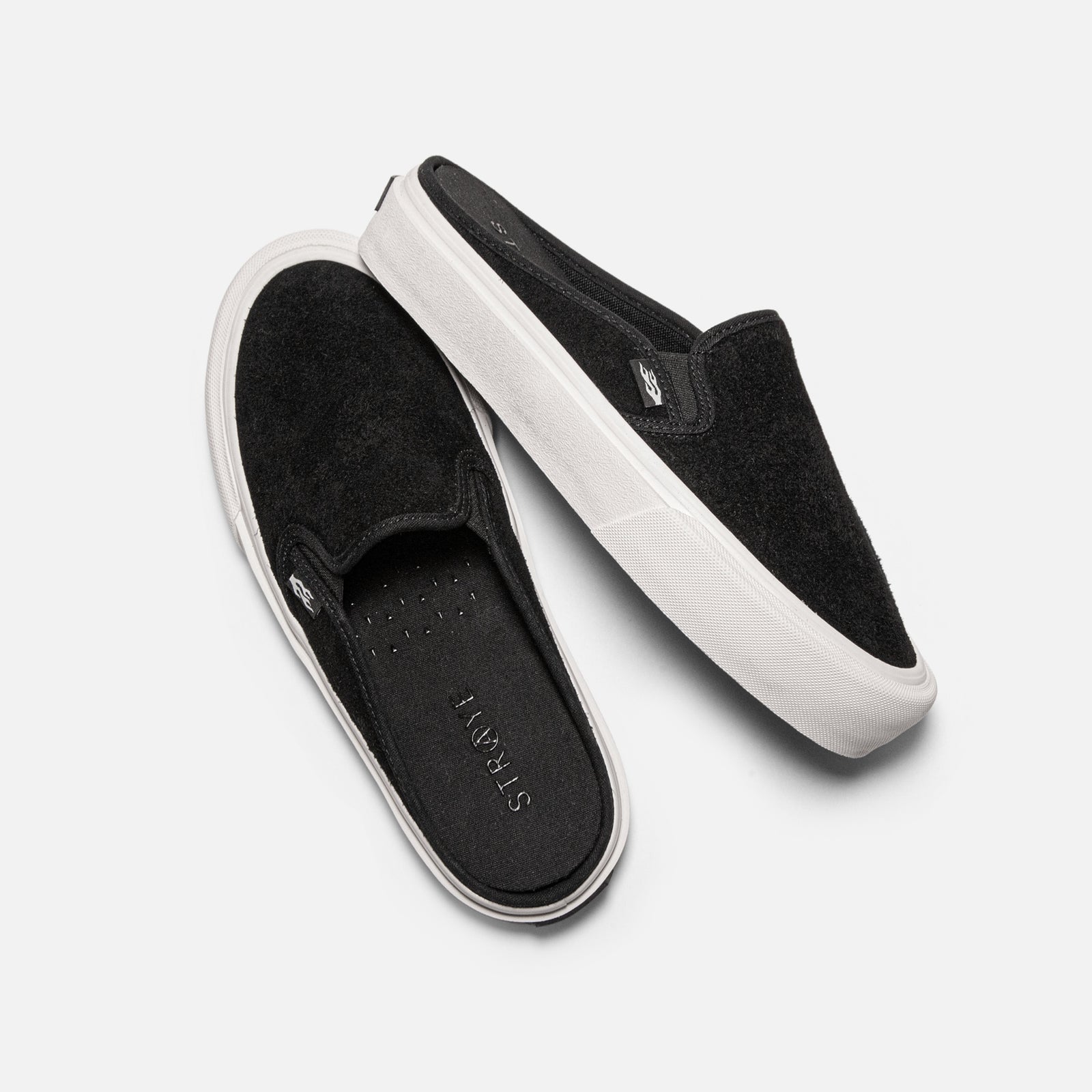 STRAYE Ventura Mule Black – side view suede mule sneaker