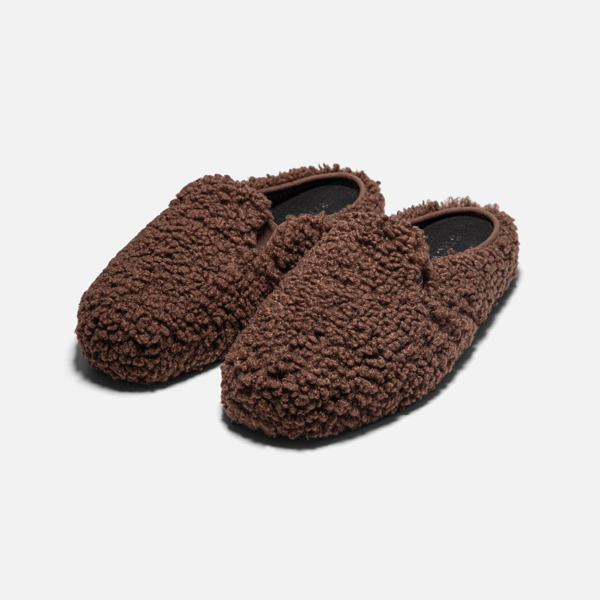 STRAYE Ventura Mule Furry Brown – hero view furry mule sneaker