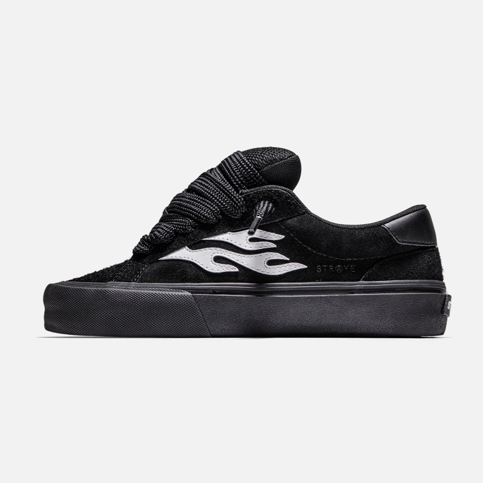STRAYE Logan Puff Phantom – side view low-top skate sneaker
