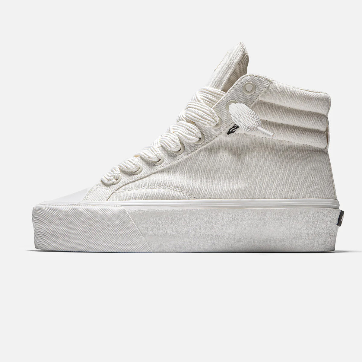 STRAYE Venice Stomper Cream – side view high-top platform sneaker